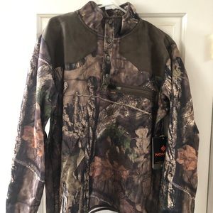 Nomad 1/4 Button Pullover